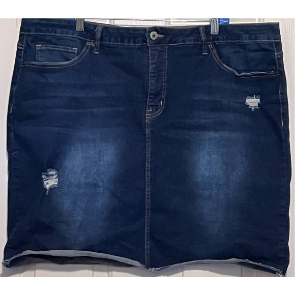 Royalty For Me Women's Denim Stretchy Ripped Skirt‎ Size 22W 22" Long x 22" W - Picture 1 of 5
